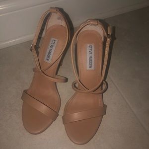 Nude colored size 7 heel
